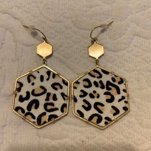 🐬Cheetah Earrings